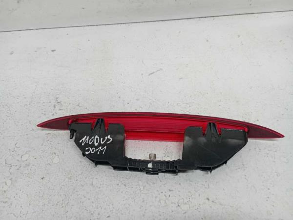 3EME FEU STOP RENAULT - Vue 2